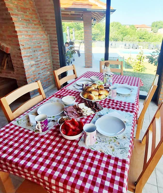 Miris Dunje - domaća hrana